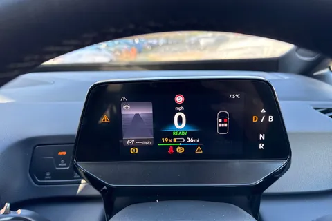  Volkswagen ID.3 Pro 59kWh Essential Auto 5dr Thumbnail #30