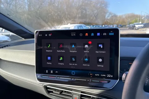  Volkswagen ID.3 Pro 59kWh Essential Auto 5dr Thumbnail #32