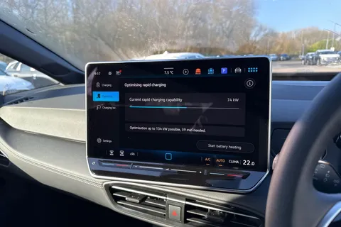  Volkswagen ID.3 Pro 59kWh Essential Auto 5dr Thumbnail #35