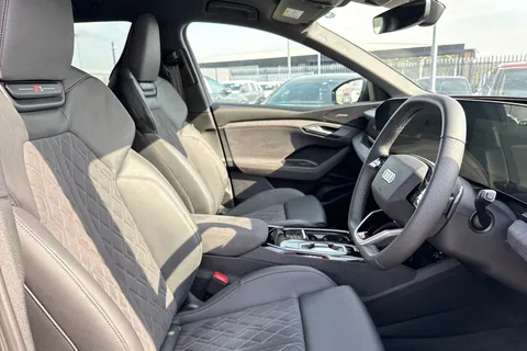 KS74YEE Audi Q6 E-Tron Q6 SUV Edition 1 e-tron quattro  kW Thumbnail #25