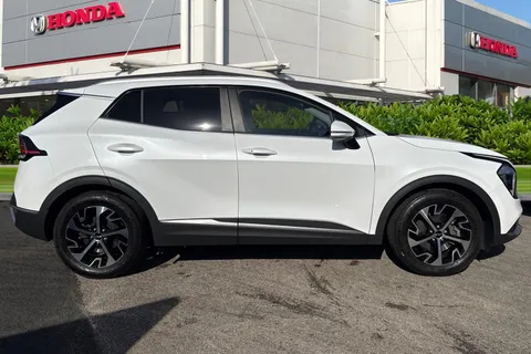 DV74KUG Kia Sportage 1.6T GDi 157 48V ISG 3 5dr DCT Thumbnail #4