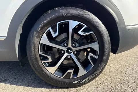DV74KUG Kia Sportage 1.6T GDi 157 48V ISG 3 5dr DCT Thumbnail #13