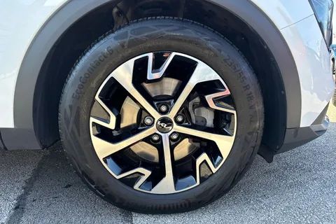 DV74KUG Kia Sportage 1.6T GDi 157 48V ISG 3 5dr DCT Thumbnail #15