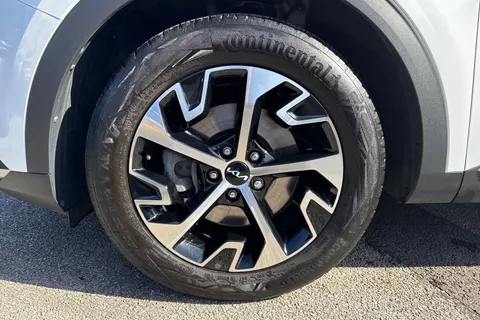 DV74KUG Kia Sportage 1.6T GDi 157 48V ISG 3 5dr DCT Thumbnail #16