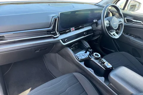 DV74KUG Kia Sportage 1.6T GDi 157 48V ISG 3 5dr DCT Thumbnail #17