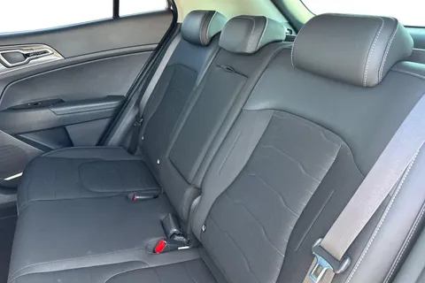 DV74KUG Kia Sportage 1.6T GDi 157 48V ISG 3 5dr DCT Thumbnail #19