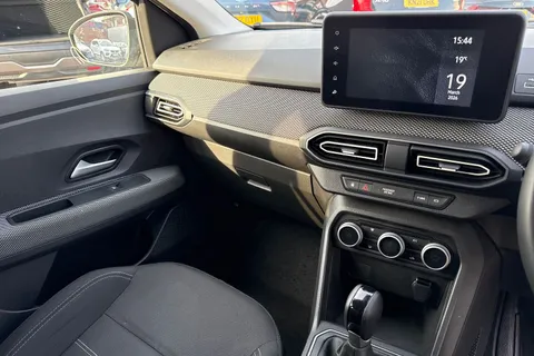 VE74USF Dacia Jogger 1.6 Hybrid Expression Auto Euro 6 (s/s) 5dr Thumbnail #21