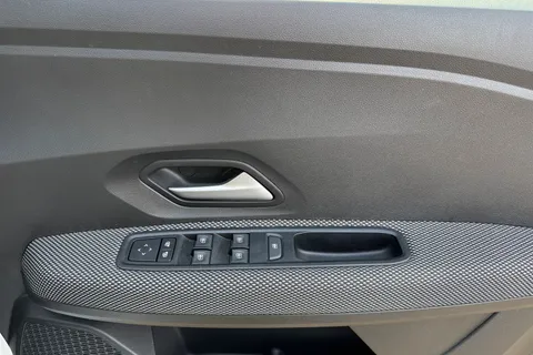 VE74USF Dacia Jogger 1.6 Hybrid Expression Auto Euro 6 (s/s) 5dr Thumbnail #22