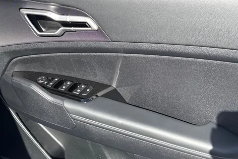 DV74KUG Kia Sportage 1.6T GDi 157 48V ISG 3 5dr DCT Thumbnail #24