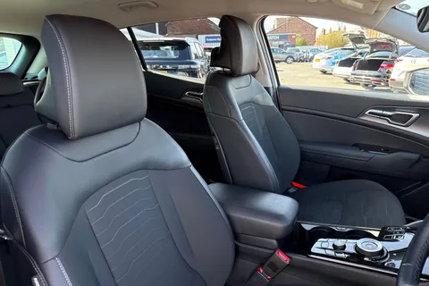 DV74KUG Kia Sportage 1.6T GDi 157 48V ISG 3 5dr DCT Thumbnail #25