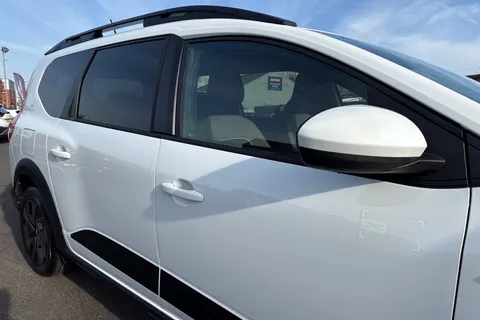 VE74USF Dacia Jogger 1.6 Hybrid Expression Auto Euro 6 (s/s) 5dr Thumbnail #28