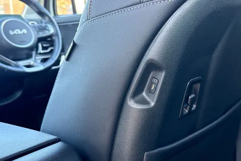 DV74KUG Kia Sportage 1.6T GDi 157 48V ISG 3 5dr DCT Thumbnail #28