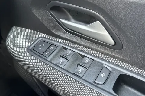 VE74USF Dacia Jogger 1.6 Hybrid Expression Auto Euro 6 (s/s) 5dr Thumbnail #38