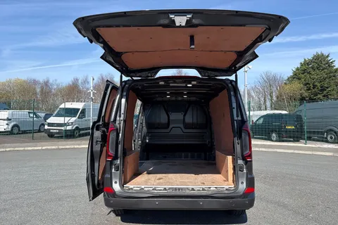 DE75OHT Volkswagen Transporter 2.0 TDI 150 Commerce Pro Van Auto Thumbnail #7