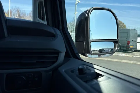 DE75OHT Volkswagen Transporter 2.0 TDI 150 Commerce Pro Van Auto Thumbnail #21
