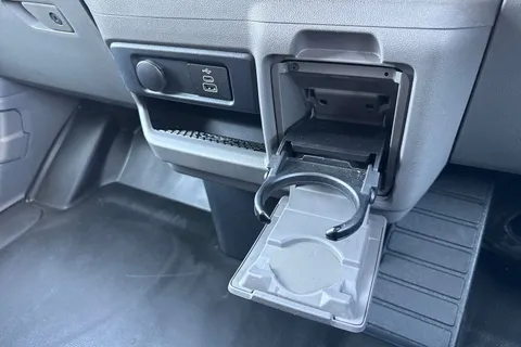DE75OHT Volkswagen Transporter 2.0 TDI 150 Commerce Pro Van Auto Thumbnail #23