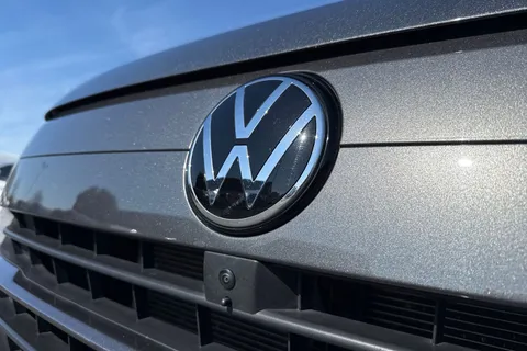 DE75OHT Volkswagen Transporter 2.0 TDI 150 Commerce Pro Van Auto Thumbnail #29
