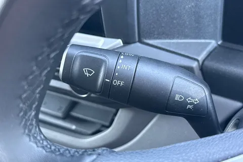 DE75OHT Volkswagen Transporter 2.0 TDI 150 Commerce Pro Van Auto Thumbnail #37