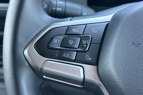 DE75OHT Volkswagen Transporter 2.0 TDI 150 Commerce Pro Van Auto Thumbnail #38