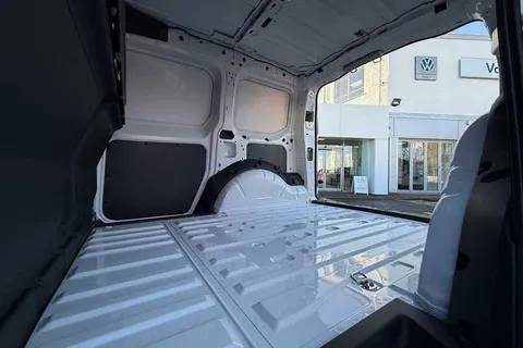 BV75OCY Volkswagen Caddy 2.0 TDI 102PS Commerce Van [Business/Tech Pack] Thumbnail #41