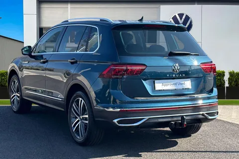 CX21YHE Volkswagen Tiguan 2.0 TDI 200 4Motion Elegance 5dr DSG **DRIVER ASSISTANCE PACK PLUS** Thumbnail #3