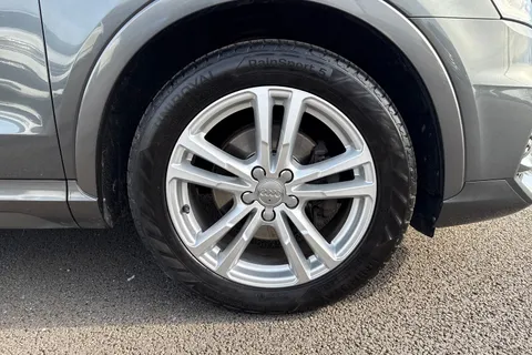 10 of 61 for Audi Q3 2.0 TDI S line Edition S Tronic quattro Euro 6 (s/s) 5dr