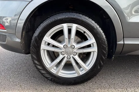 11 of 61 for Audi Q3 2.0 TDI S line Edition S Tronic quattro Euro 6 (s/s) 5dr