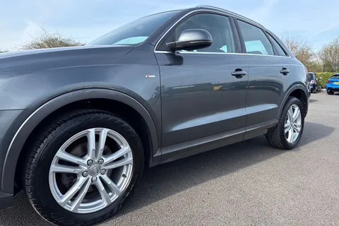 28 of 61 for Audi Q3 2.0 TDI S line Edition S Tronic quattro Euro 6 (s/s) 5dr