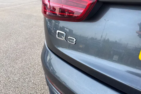 33 of 61 for Audi Q3 2.0 TDI S line Edition S Tronic quattro Euro 6 (s/s) 5dr