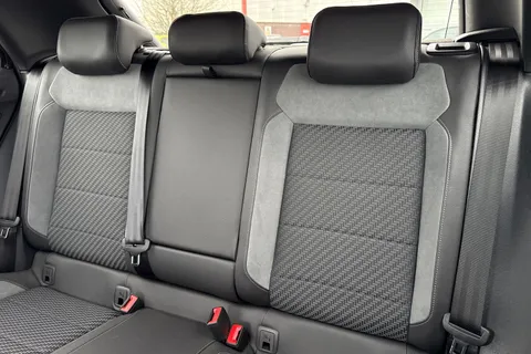 KY22YBL Volkswagen T-Roc 2.0 TDI EVO R-Line 5dr DSG ⭐Electric Tailgate, 1 Year VW Warranty⭐ Thumbnail #19