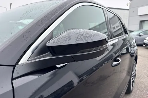 KY22YBL Volkswagen T-Roc 2.0 TDI EVO R-Line 5dr DSG ⭐Electric Tailgate, 1 Year VW Warranty⭐ Thumbnail #31