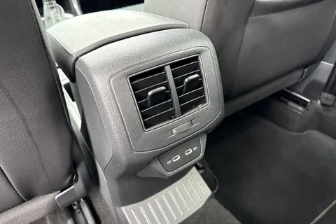 KY22YBL Volkswagen T-Roc 2.0 TDI EVO R-Line 5dr DSG ⭐Electric Tailgate, 1 Year VW Warranty⭐ Thumbnail #35