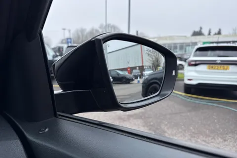 KY22YBL Volkswagen T-Roc 2.0 TDI EVO R-Line 5dr DSG ⭐Electric Tailgate, 1 Year VW Warranty⭐ Thumbnail #38