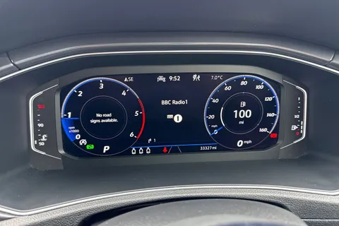 KY22YBL Volkswagen T-Roc 2.0 TDI EVO R-Line 5dr DSG ⭐Electric Tailgate, 1 Year VW Warranty⭐ Thumbnail #43