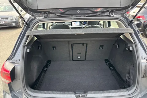 7 of 43 for VOLKSWAGEN GOLF 1.0 eTSI Life 5dr DSG