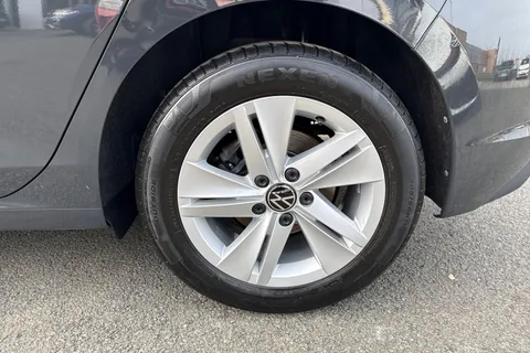 12 of 43 for VOLKSWAGEN GOLF 1.0 eTSI Life 5dr DSG