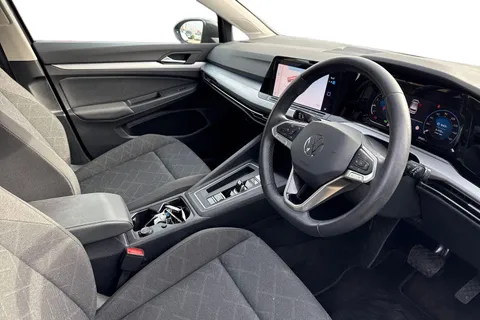 14 of 43 for VOLKSWAGEN GOLF 1.0 eTSI Life 5dr DSG