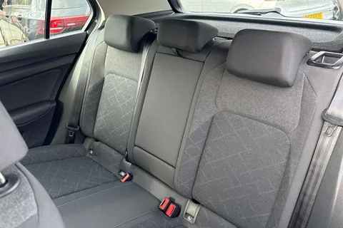 19 of 43 for VOLKSWAGEN GOLF 1.0 eTSI Life 5dr DSG