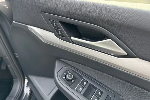 21 of 43 for VOLKSWAGEN GOLF 1.0 eTSI Life 5dr DSG