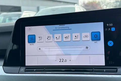 22 of 43 for VOLKSWAGEN GOLF 1.0 eTSI Life 5dr DSG