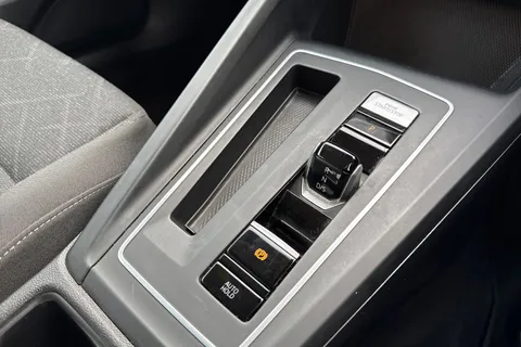 23 of 43 for VOLKSWAGEN GOLF 1.0 eTSI Life 5dr DSG