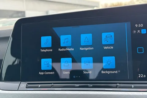 26 of 43 for VOLKSWAGEN GOLF 1.0 eTSI Life 5dr DSG