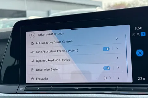 29 of 43 for VOLKSWAGEN GOLF 1.0 eTSI Life 5dr DSG