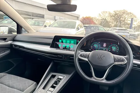 35 of 43 for VOLKSWAGEN GOLF 1.0 eTSI Life 5dr DSG