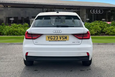 YG23VSM Audi A1 Technik 25 TFSI  95 PS 5-speed Thumbnail #4