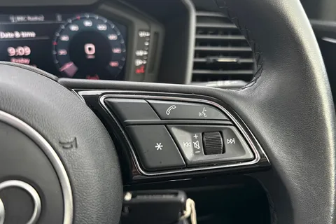 YG23VSM Audi A1 Technik 25 TFSI  95 PS 5-speed Thumbnail #38