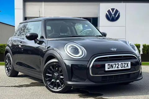 DN72OZX Mini Hatch 1.5 Cooper Classic Steptronic Euro 6 (s/s) 3dr Thumbnail #2