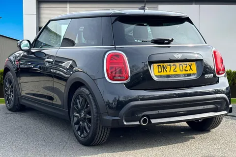 DN72OZX Mini Hatch 1.5 Cooper Classic Steptronic Euro 6 (s/s) 3dr Thumbnail #3