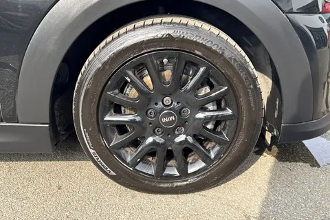 DN72OZX Mini Hatch 1.5 Cooper Classic Steptronic Euro 6 (s/s) 3dr Thumbnail #7