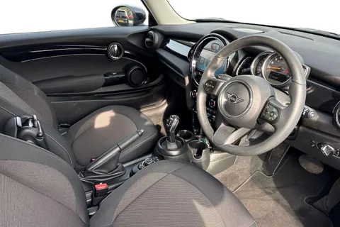 DN72OZX Mini Hatch 1.5 Cooper Classic Steptronic Euro 6 (s/s) 3dr Thumbnail #8